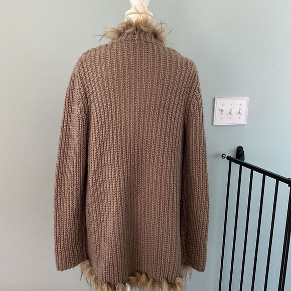 INC Fur trimmed Big & Cozy Cardigan Sweater Size Medium - Picture 5 of 7